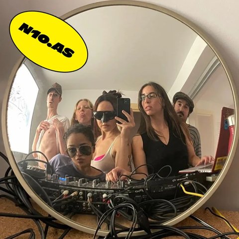 We had to bring the whole team on... Please make way for a selection of tracks handpicked by Hugo, Michèle, Carole, Shahan and Sweet Fang herself.
